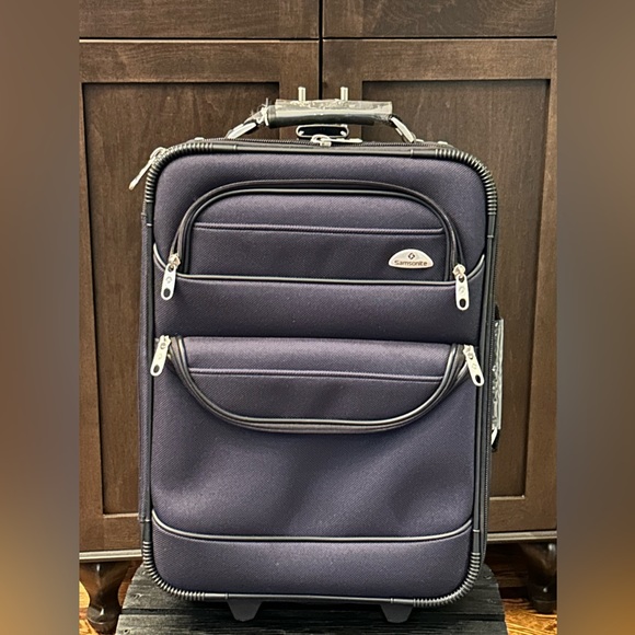 Samsonite Carry-On - Picture 1 of 7